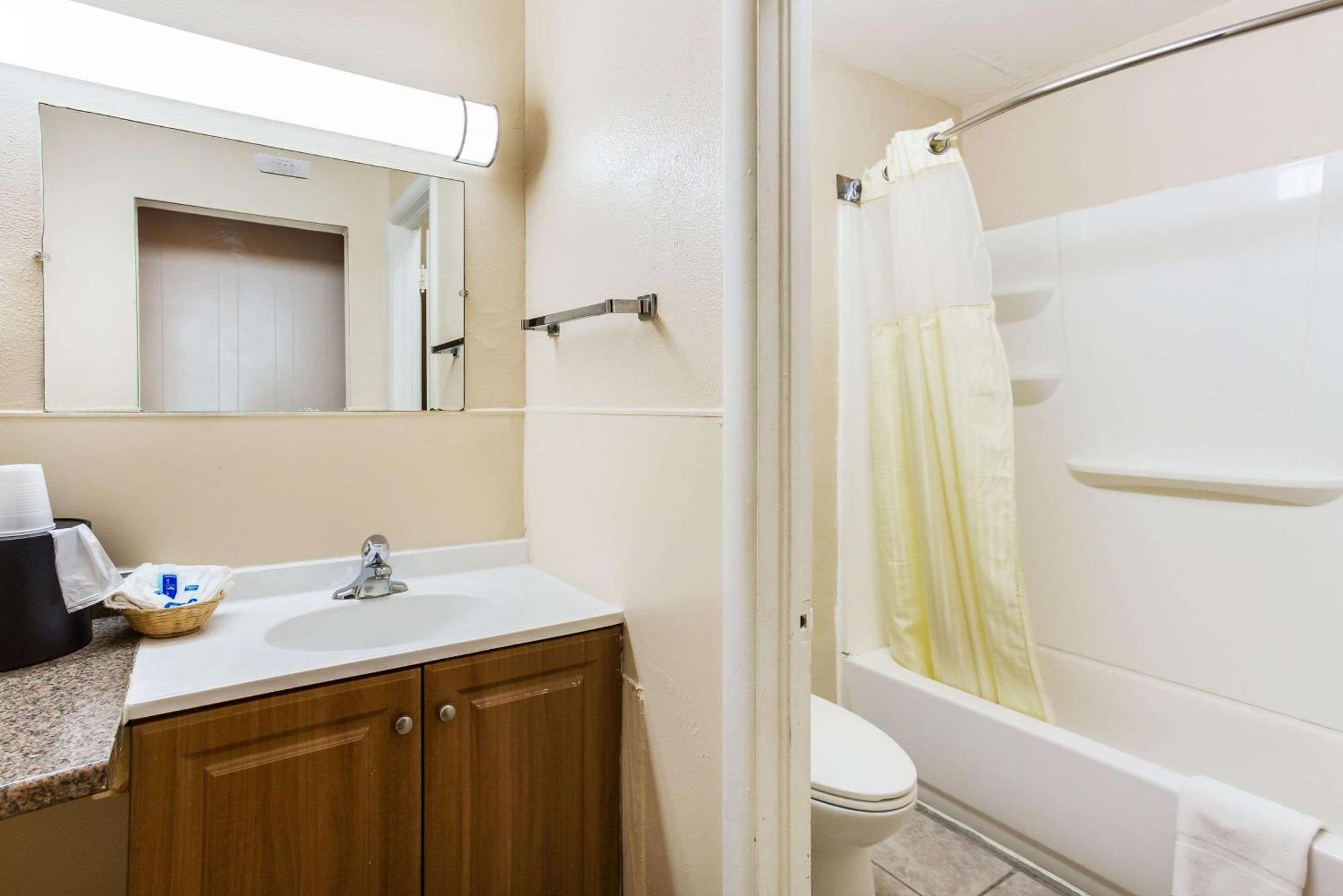 Rodeway Inn & Suites Raton Extérieur photo